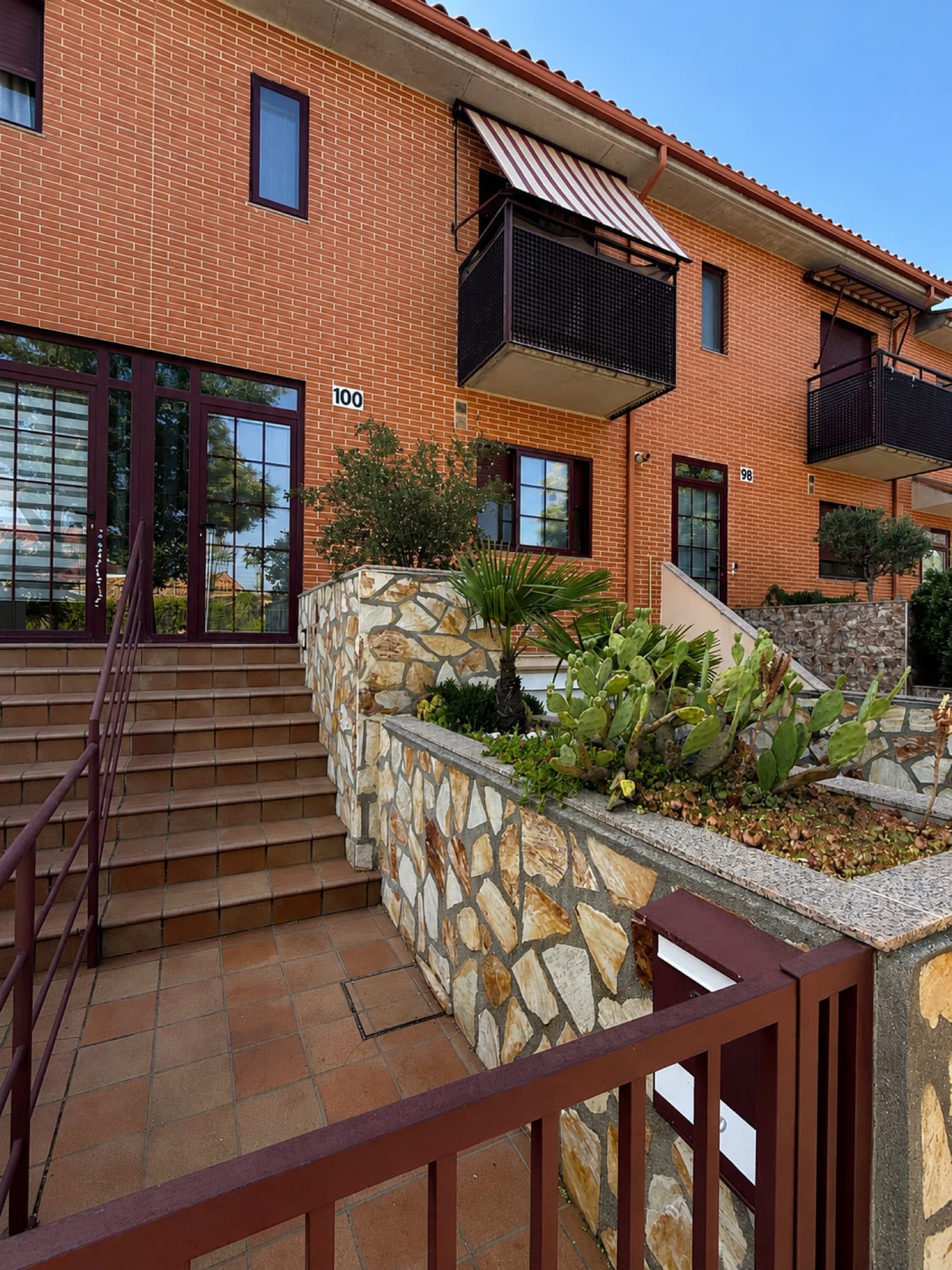 Chalet adosado de 165 m² con jardín y garaje en La Salle-Vistahermosa